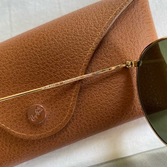 Ray-Ban Sunglasses - Picture 5 of 6